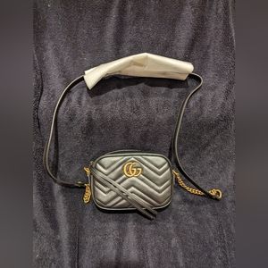 GUCCI small GG Marmont chain shoulder bag